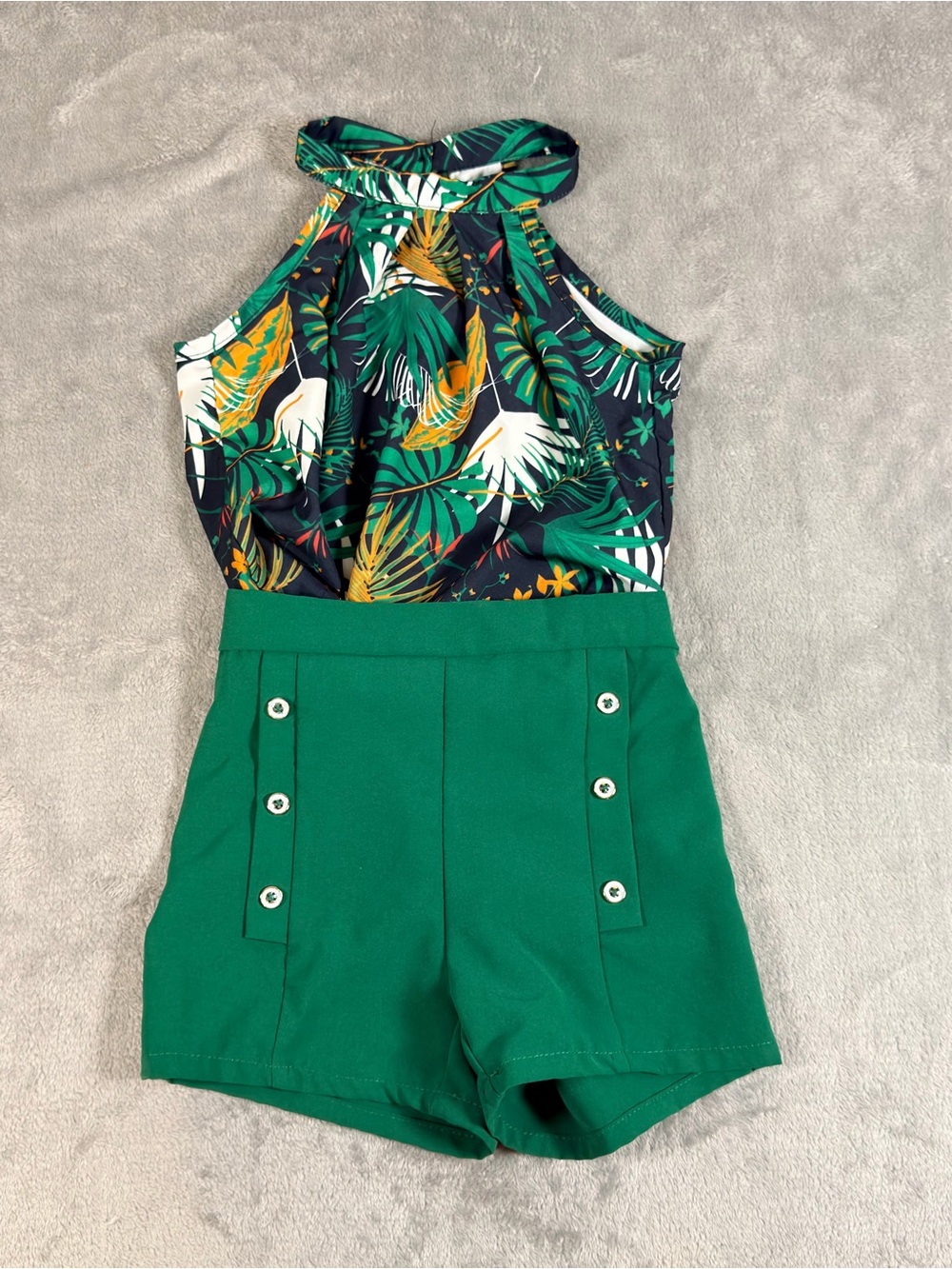SHEIN Green High-Waist Button-Accent Girls' Shorts Set